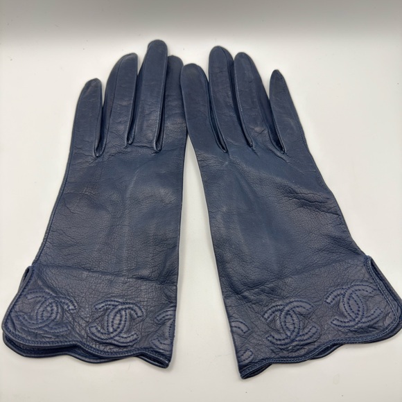 Chanel navy blue lambskin leather gloves sz 7.5 90s era